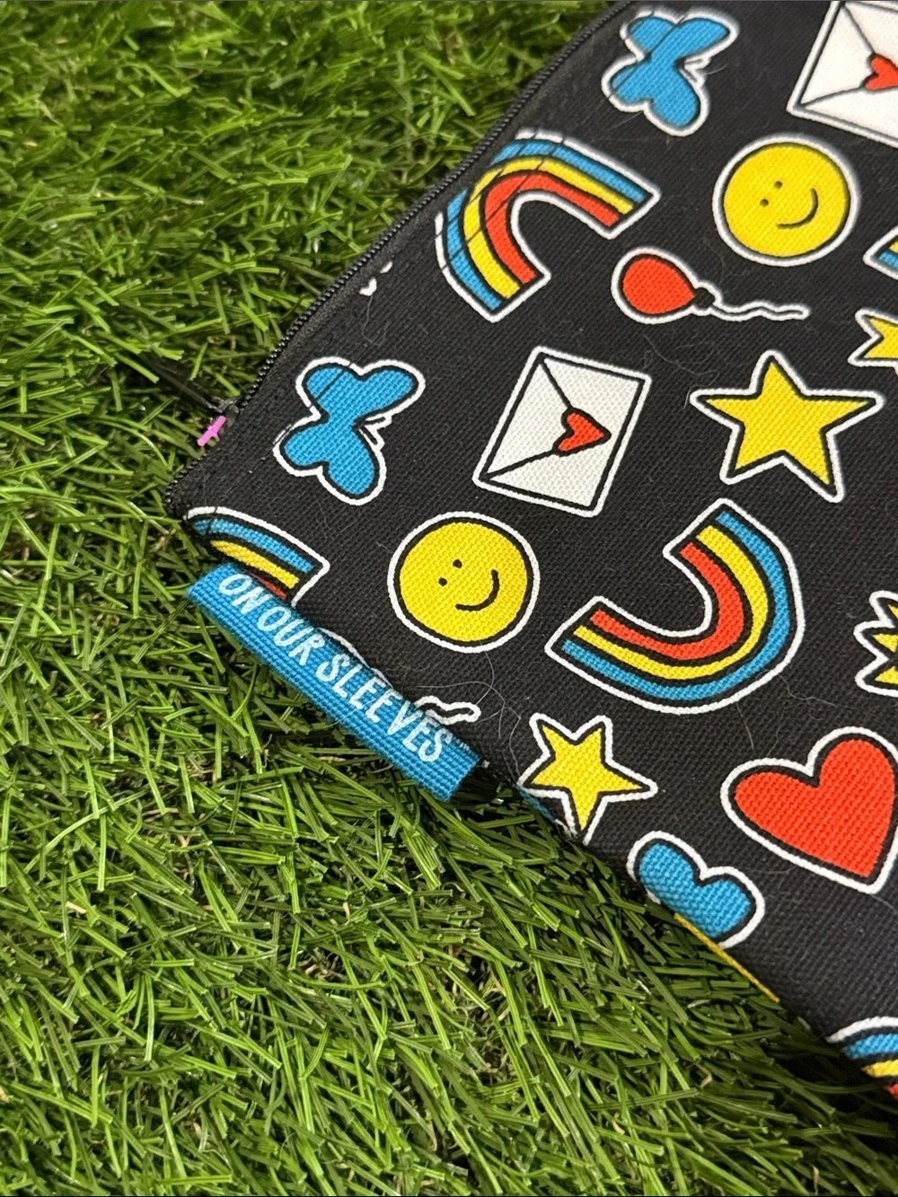 Discontinued Thirty-one - On Our Sleeves - Zipper Pouch